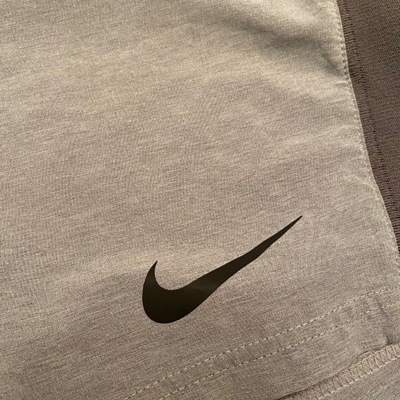 Nike Mens Dri-Fit Gray Shorts size XL - Picture 2 of 9